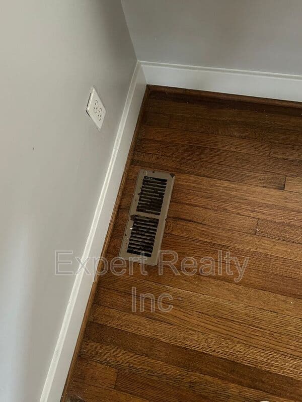 Birmingham House: 1025 45th Street Ensley
