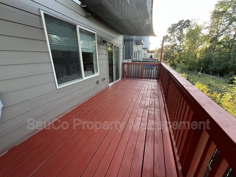 Hillsboro House: 8023 Northeast Sabo Street