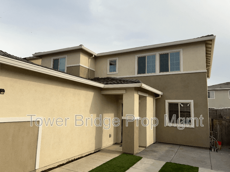 Rancho Cordova House: 12722 Montbrook Way