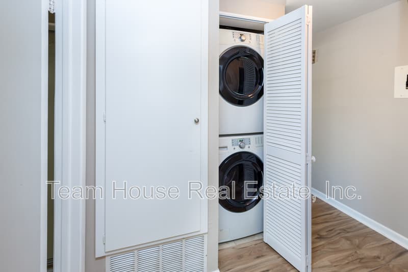 Newhall Condo: 19139 Avenue of the Oaks