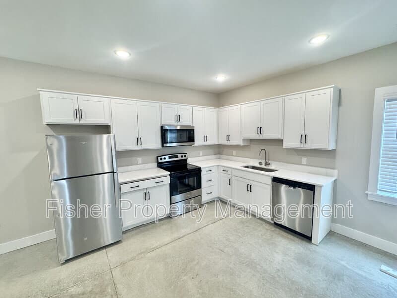 Richmond Condo: 1412 Rogers St