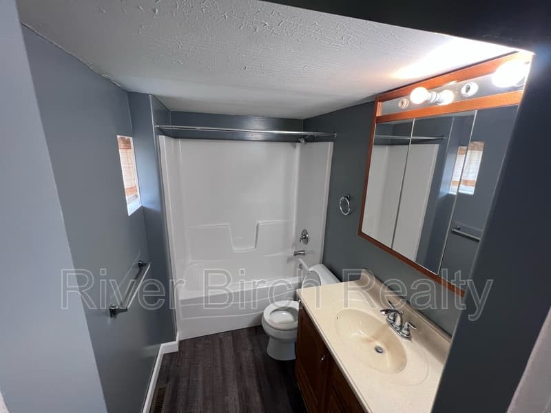 Springfield House: 719 N Eighth Street