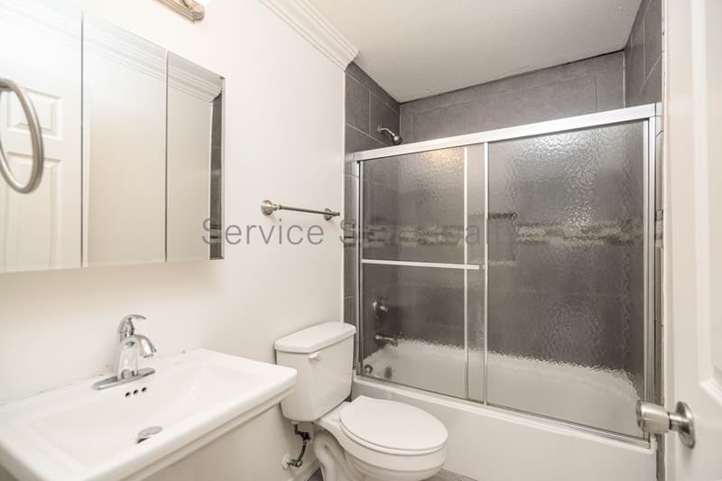 Phoenix House: 337 N 15th Ave