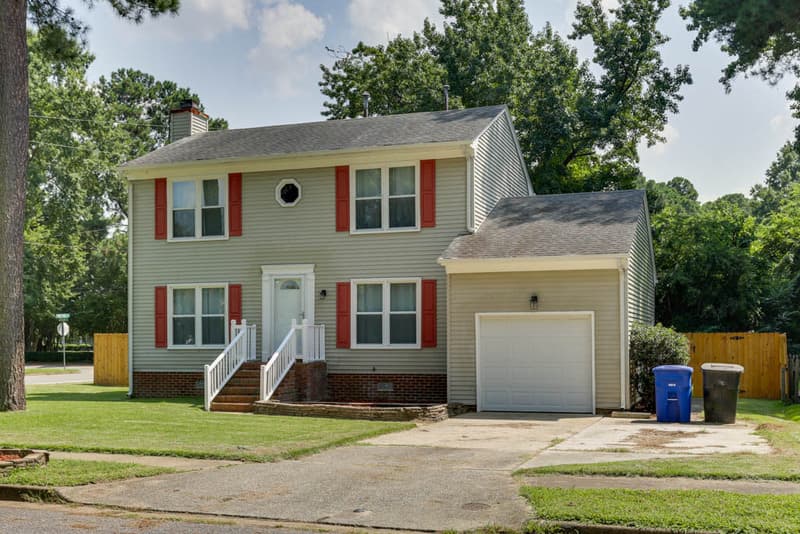 Portsmouth House: 3800 Sunset Point