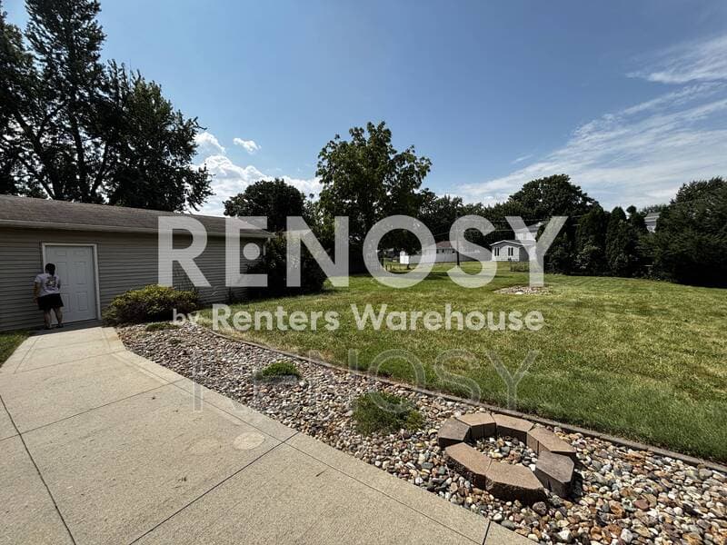 Ankeny Condo: 612 SW Des Moines St