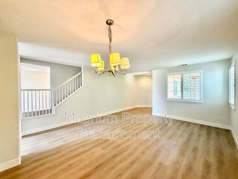 Temecula House: 46383 Vianne Ct