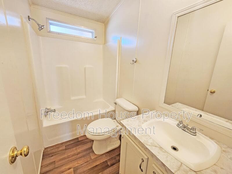 Pahrump House: 1441 West Betty Avenue