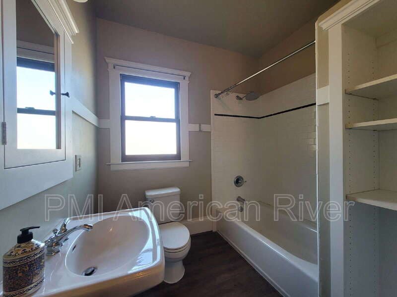 Sacramento House: 1319 H Street