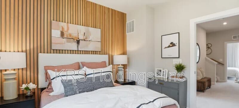 Woodbridge Townhome: 3738 District Dr.