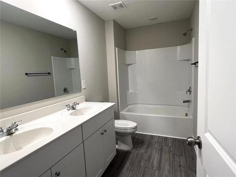 Hoschton House: 2119 Wood Thrush Way