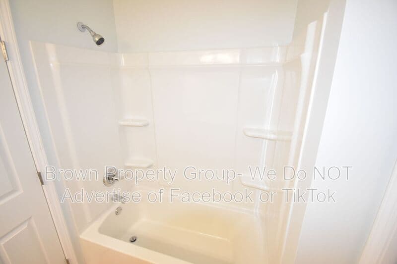Fayetteville House: 1816 Tryon Dr