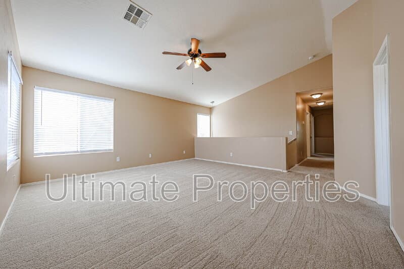 Surprise House: 11911 N 148th Ave