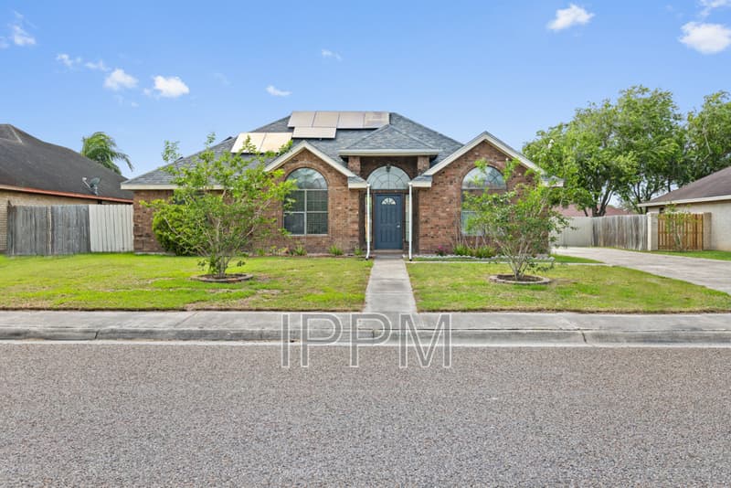 Brownsville House: 5233 ClearView
