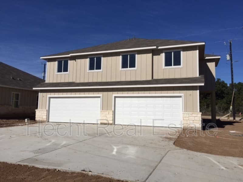 Liberty Hill Condo: 354 Carl Shipp - B