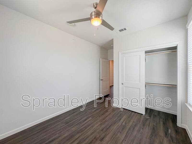 Belton Condo: 710 Shine St, Apt 1302