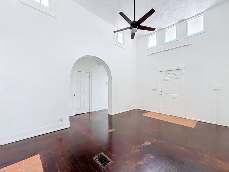 St. Petersburg House: 835 16th Avenue South