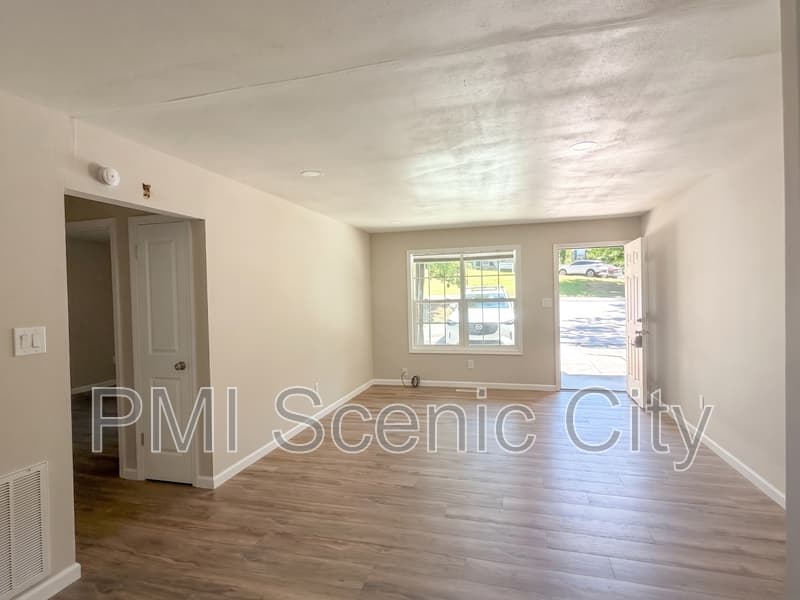 Cleveland Condo: 479 Old Federal Rd SE