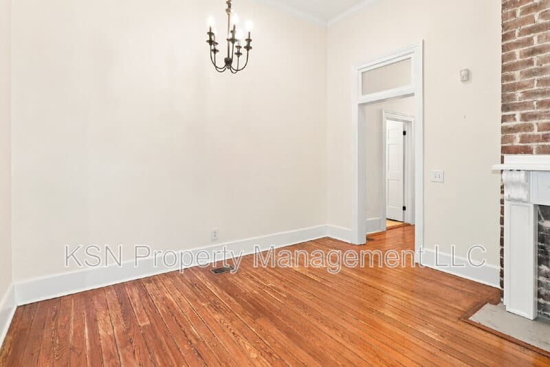 Savannah Condo: 216 West Park Avenue