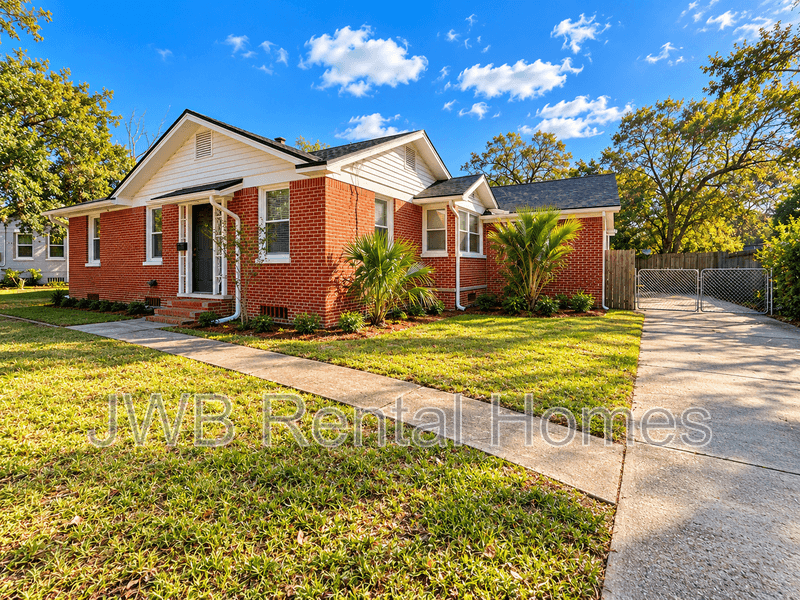 Jacksonville House: 3015 Southside Blvd