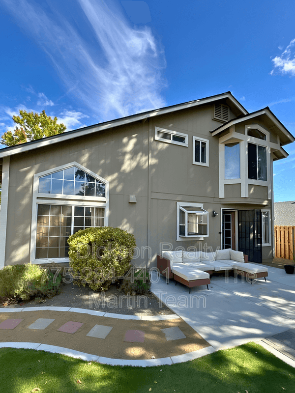 Reno House: 6326 Blue Lakes Court