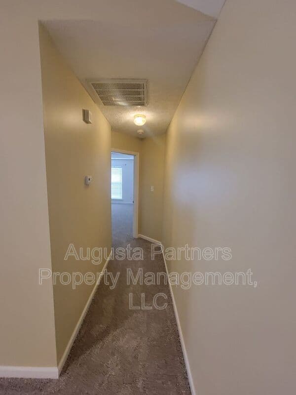 Evans House: 481 Connemara Trl