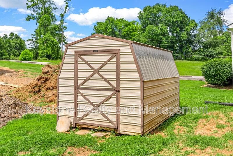 Hopkinsville House: 103 Cayce Avenue