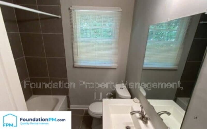 Memphis Condo: 1684 Whitney Avenue