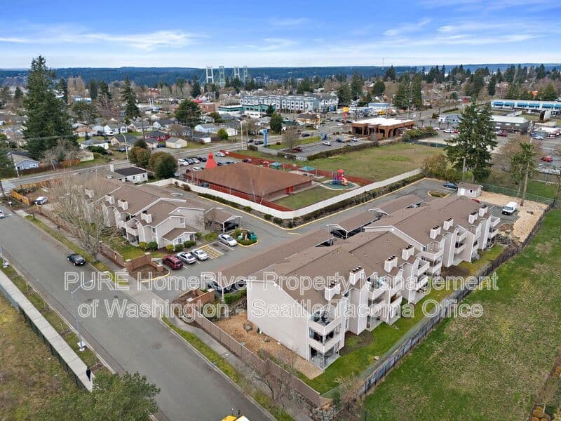 Tacoma House: 6601 S 8th St