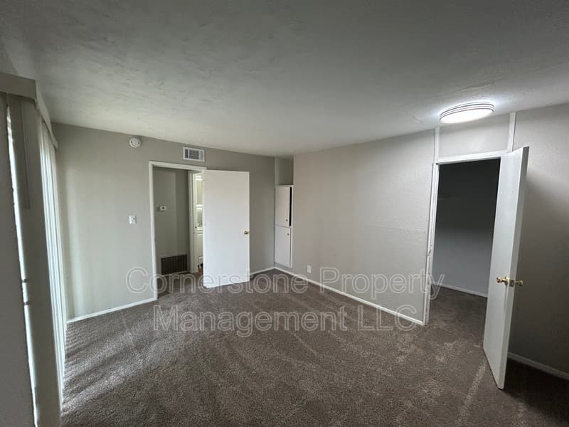 Lawrence Condo: Campus View Apartments