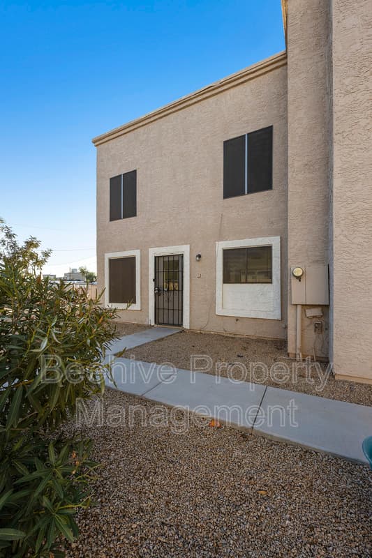 Phoenix House: 2732 E Culver St