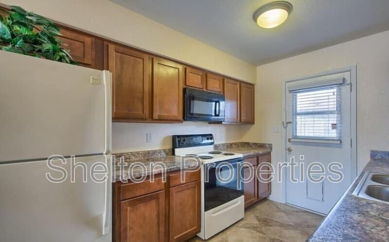 Mesa House: 4523 E Camino Cir Unit 2