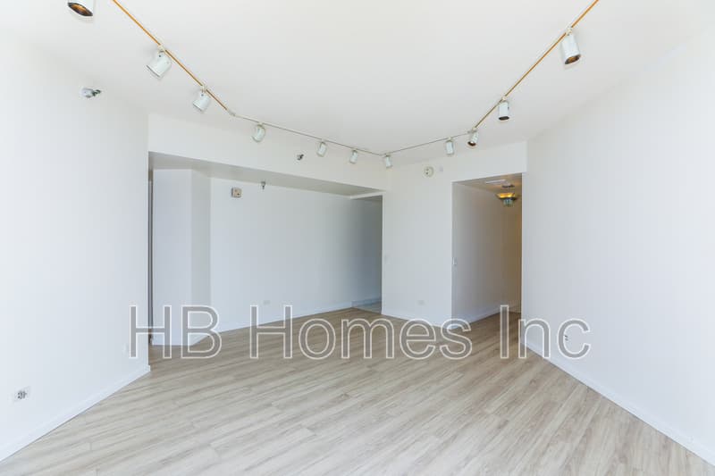 Honolulu Condo: 725 Kapiolani Boulevard #2402 - 1