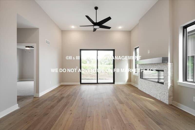 Lenexa House: 9581 Jupiter Street