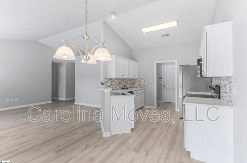 Greenville House: 104 Becket Court
