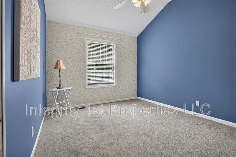 Olathe House: 16222 W 157th Ter