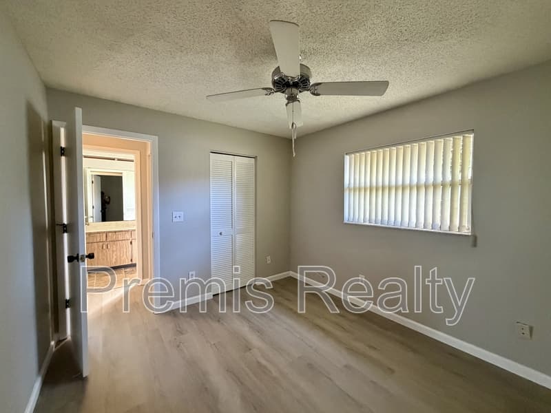 Palm Harbor House: 3180 Brunswick Circle