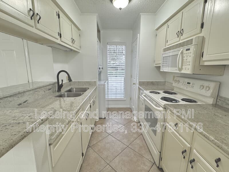 Baton Rouge Condo: 7324 Menlo Drive
