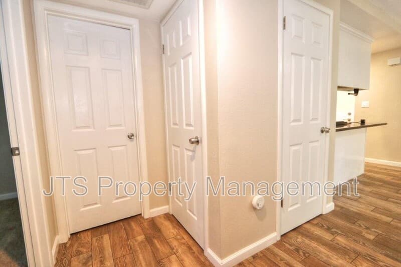 Fair Oaks Condo: 7742 Southcliff Drive
