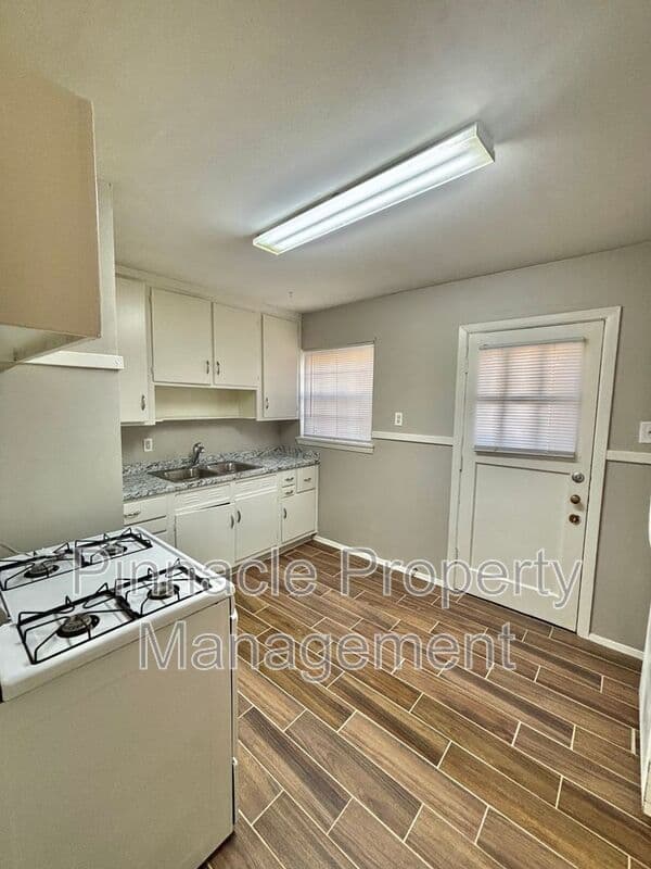 San Angelo Condo: 212 S Fillmore St