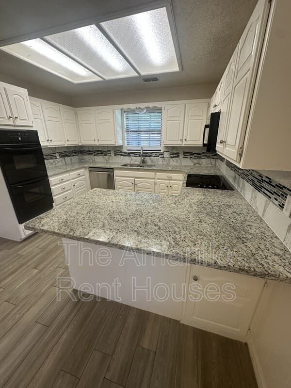 Amarillo House: 7040 Fulham Dr