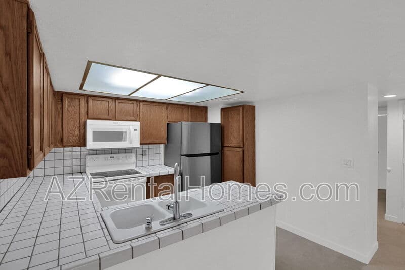 Tempe Condo: 819 N College Ave #I-121