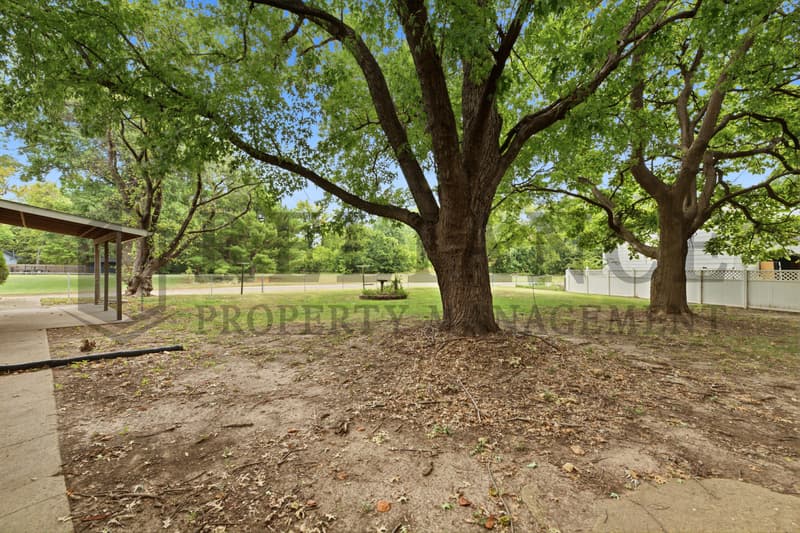 Haysville House: 428 Peach Tree Lane