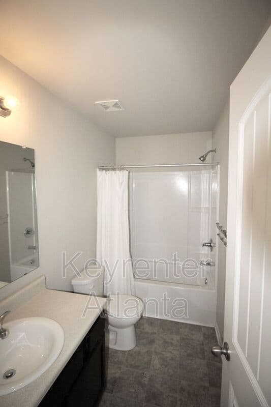 Dallas House: 12 Crown Dr