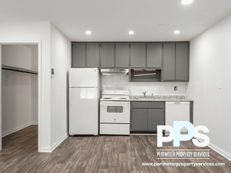 Conyers House: 1510-1512-1514 Pine Log Road