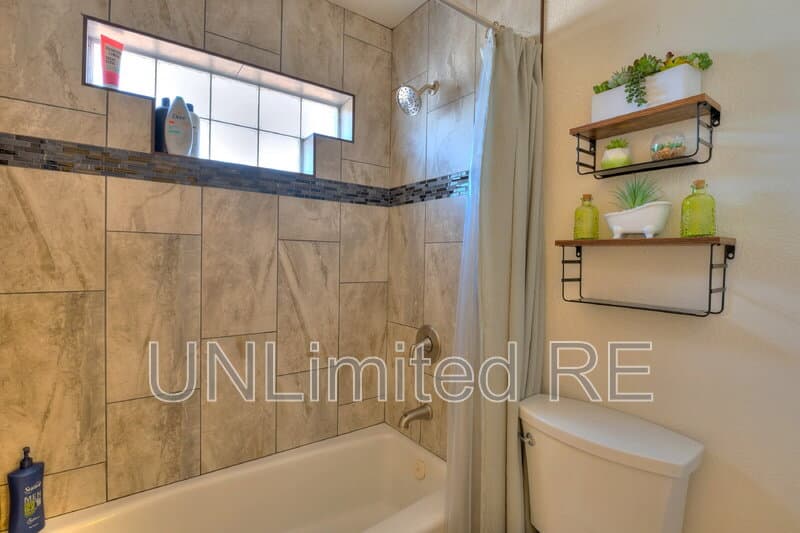 Lake Havasu City House: 304 Acoma Blvd S