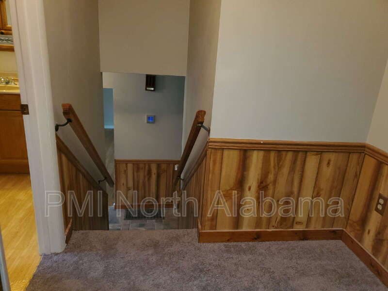 Huntsville House: 3017 Deerfield Rd NW