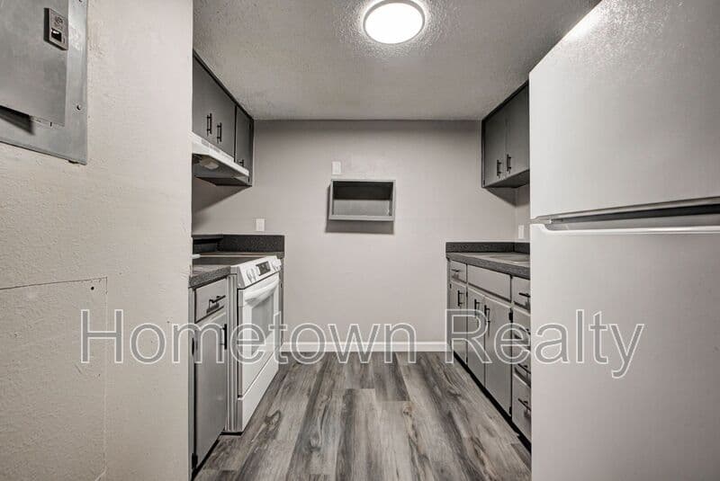 Edmond Condo: 1012 Chartrand Ave