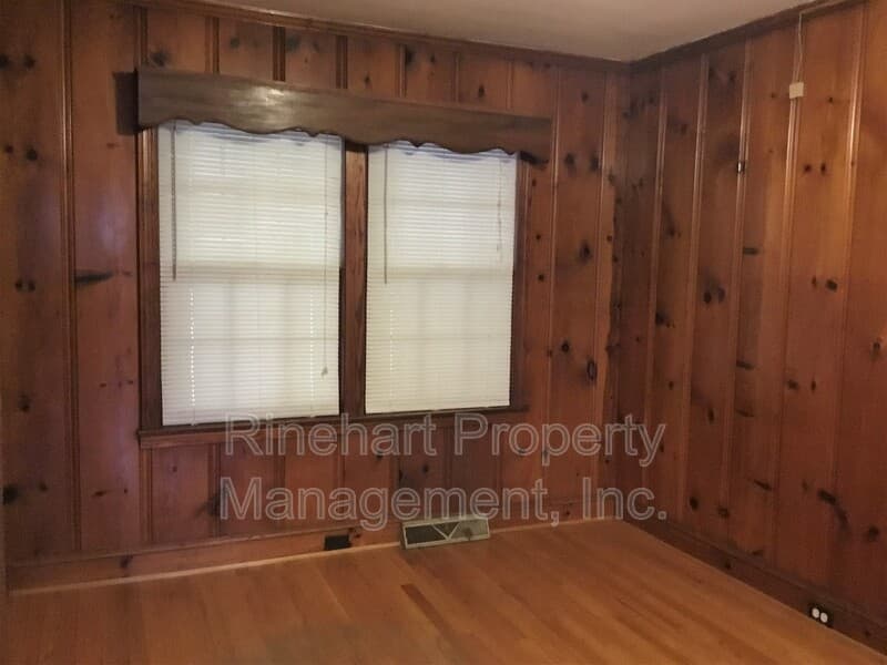 Rock Hill House: 1035 Candlewood Lane