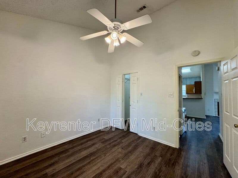 Dallas House: 4800 W Lovers Lane