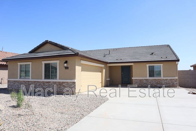 Casa Grande House: 1553 E Caballero Dr.